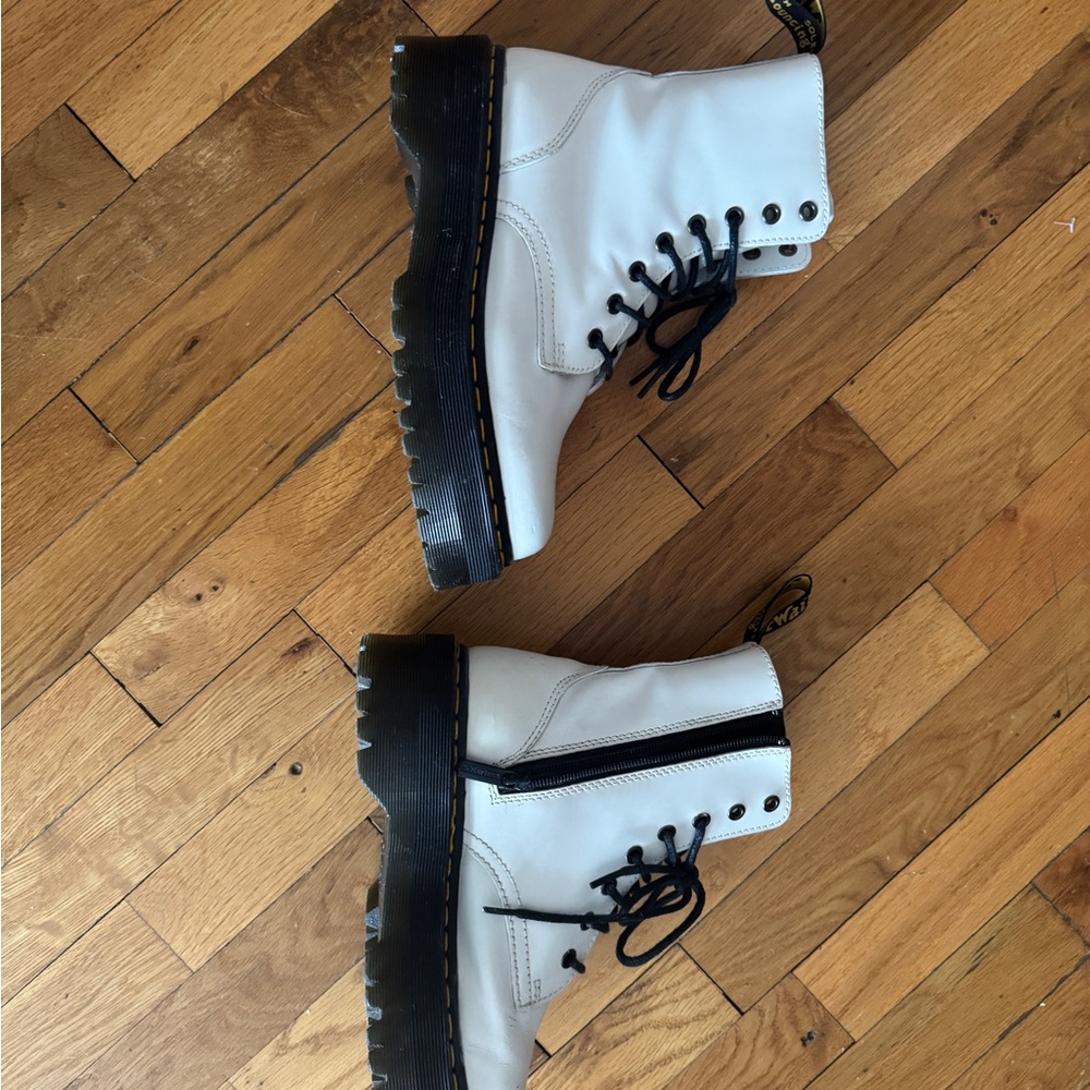 Dr. Martens Jadon White Platform Boots Size 8 Like New